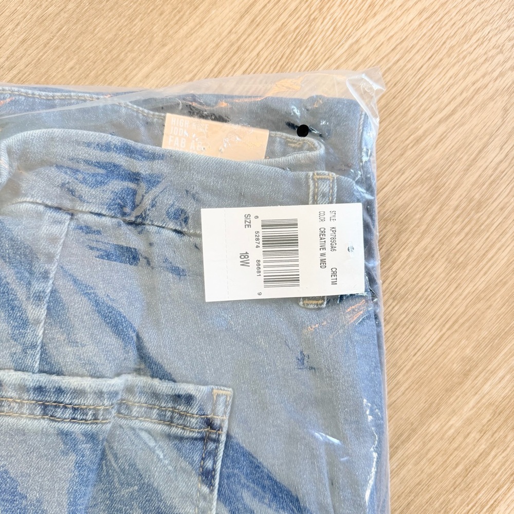 Kut from the Kloth Wide Leg Cargo Jeans - Picture 5 of 5